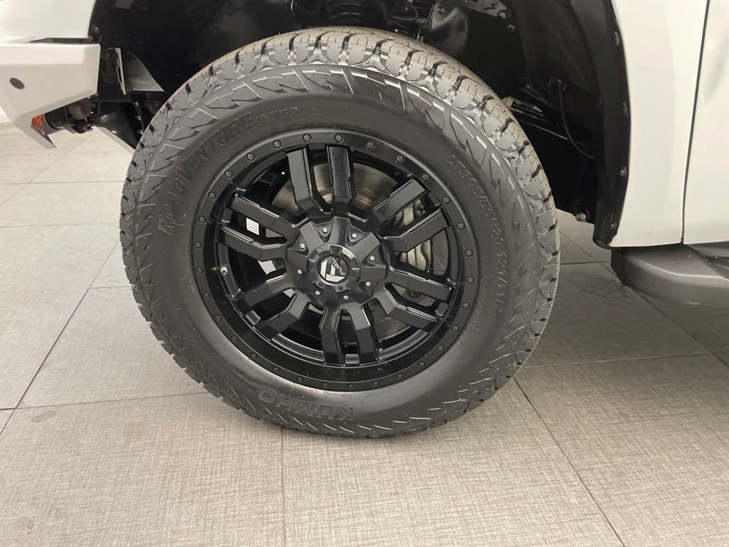 Used 2018 Toyota Tundra Limited w/ Limited Premium Package AWD/4WD image 10