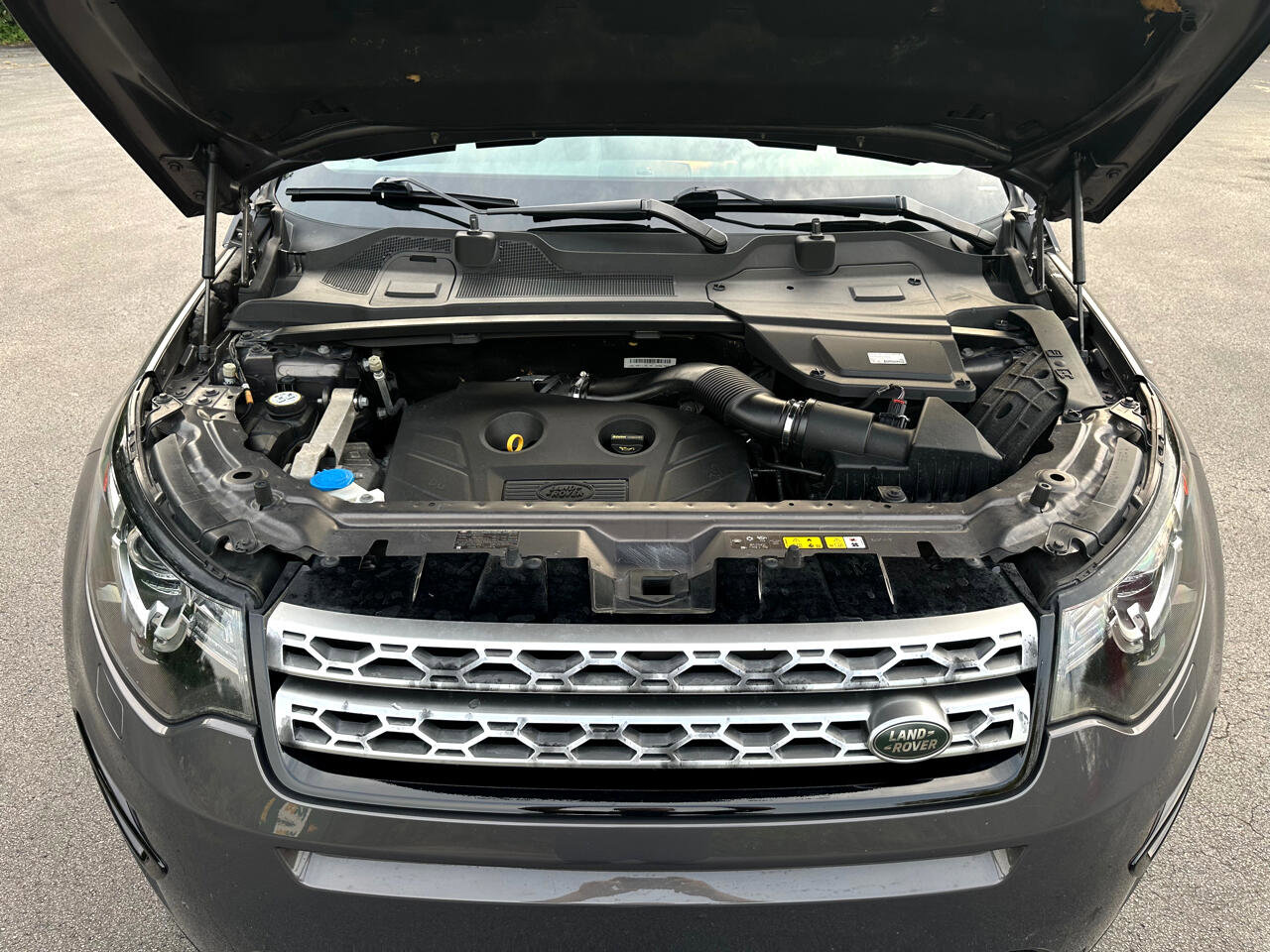 Used 2016 Land Rover Discovery Sport HSE image 31