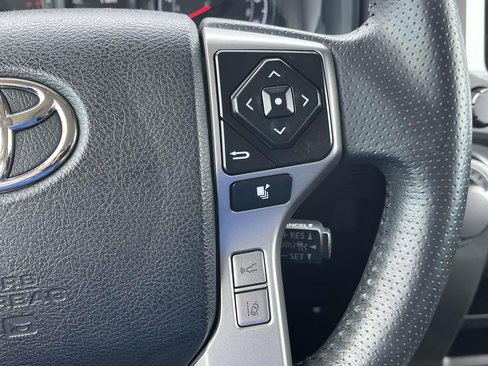 Used 2022 Toyota 4Runner SR5 Premium w/ Moonroof Package RWD image 28