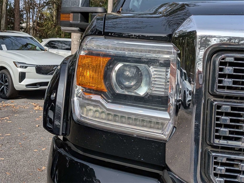 Used 2019 GMC Sierra 2500 Denali w/ Suspension Package, Off-Road image 10