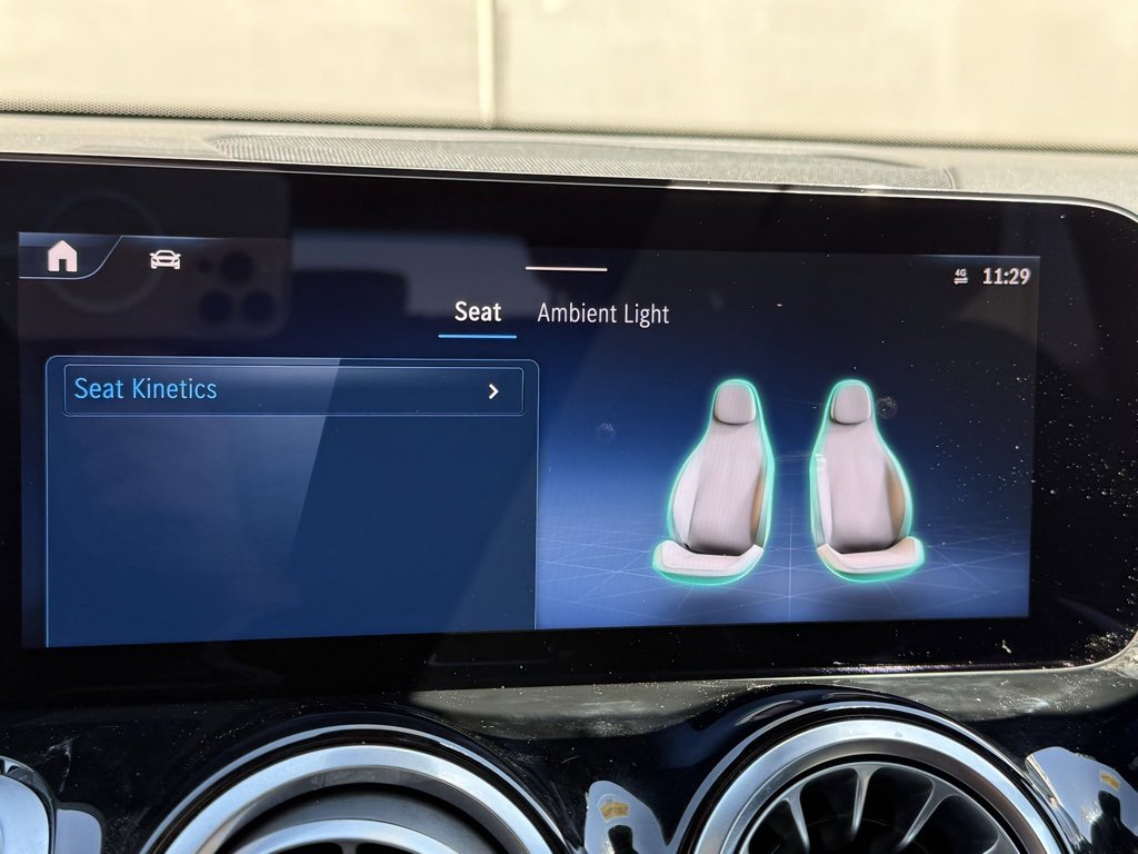 Used 2024 Mercedes-Benz GLB 250 4MATIC image 12