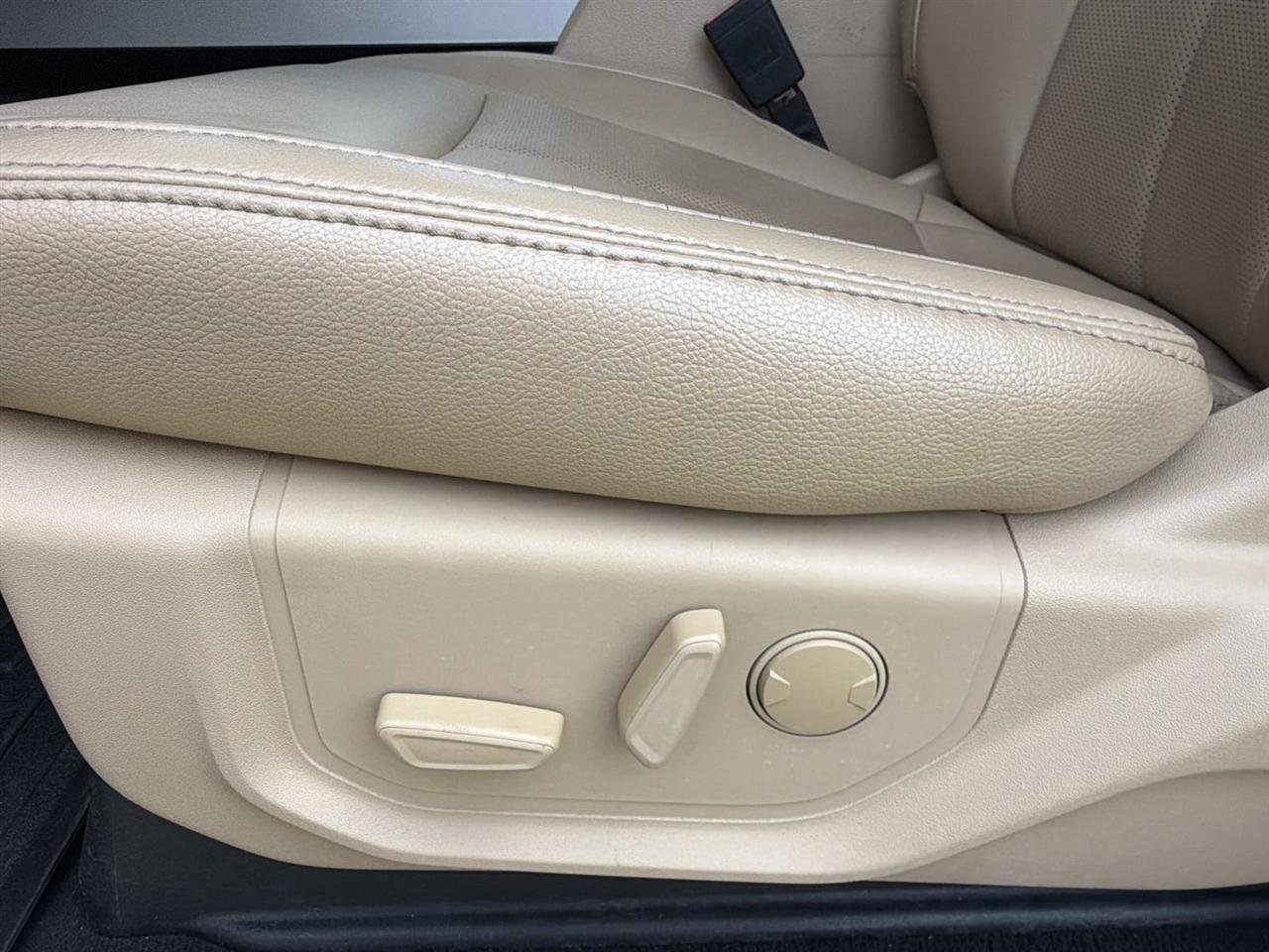 Used 2020 Ford F250 Lariat w/ Lariat Ultimate Package AWD/4WD image 14