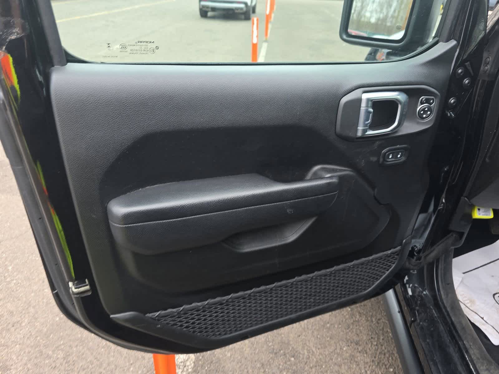 Used 2023 Jeep Wrangler Unlimited w/ Sun & Screen Package image 30