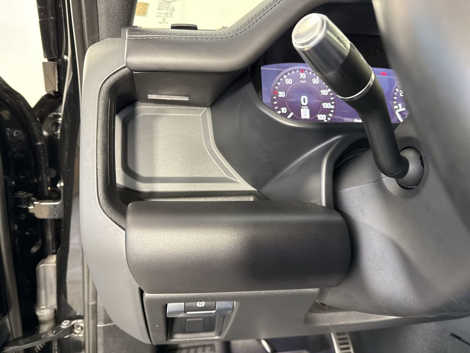 Used 2022 Land Rover Defender 90 X AWD/4WD image 13