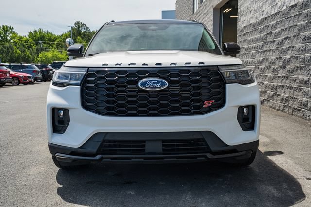 Used 2025 Ford Explorer ST w/ Sun And Sound Package AWD/4WD image 2