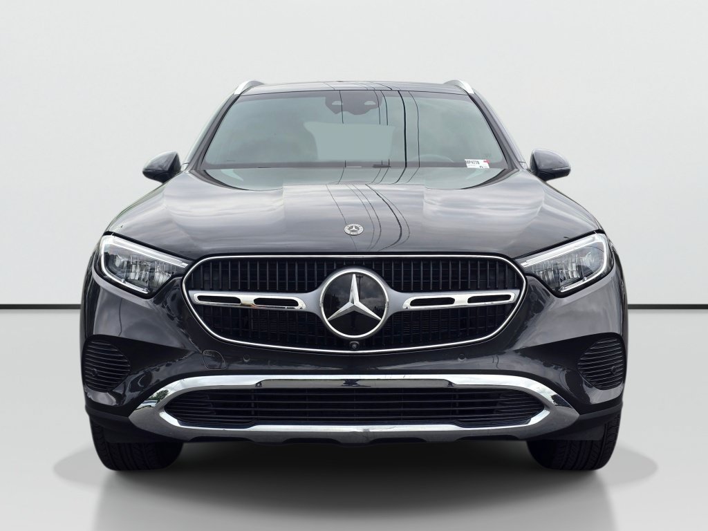 Used 2025 Mercedes-Benz GLC 300 4MATIC image 9
