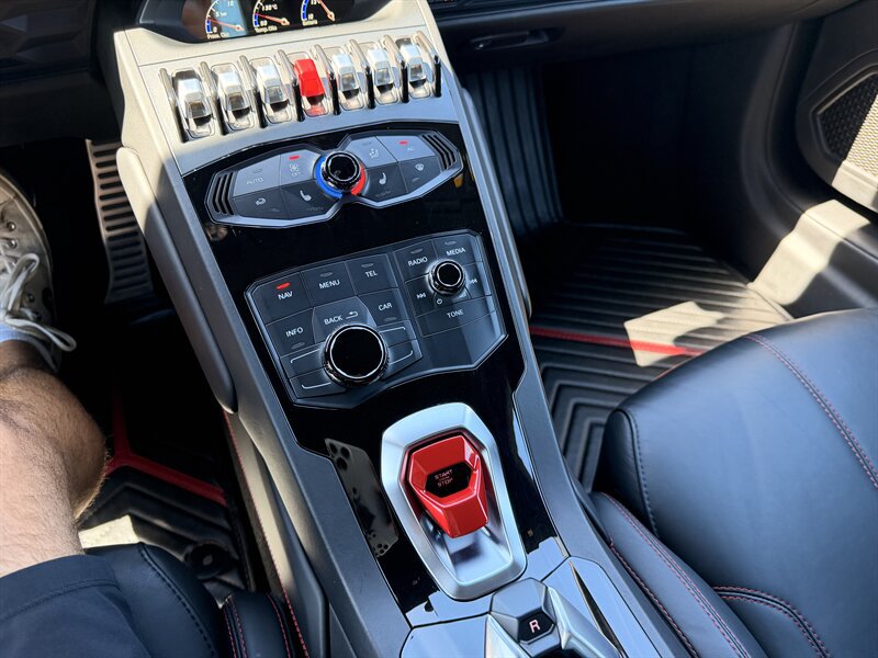 Used 2016 Lamborghini Huracan LP 610-4 AWD/4WD image 29