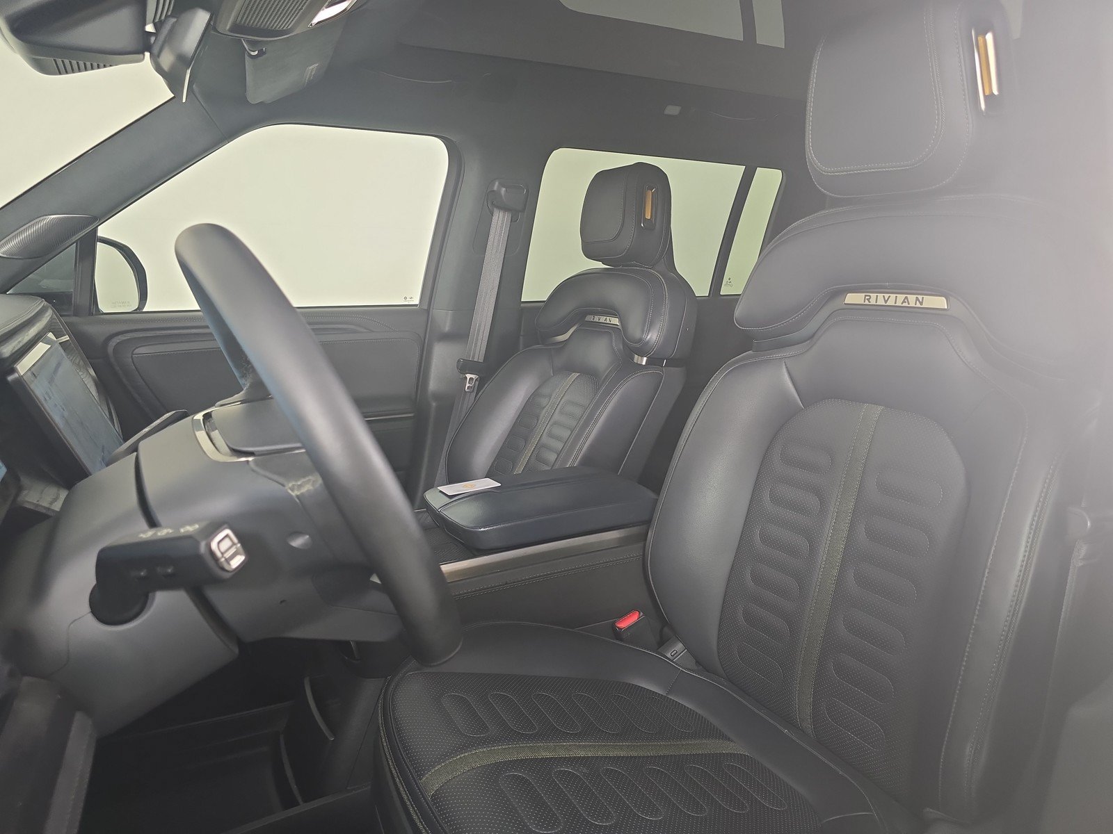 Used 2025 Rivian R1S Adventure AWD/4WD image 20