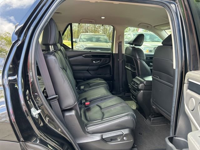 Used 2025 Honda Pilot EX-L image 18