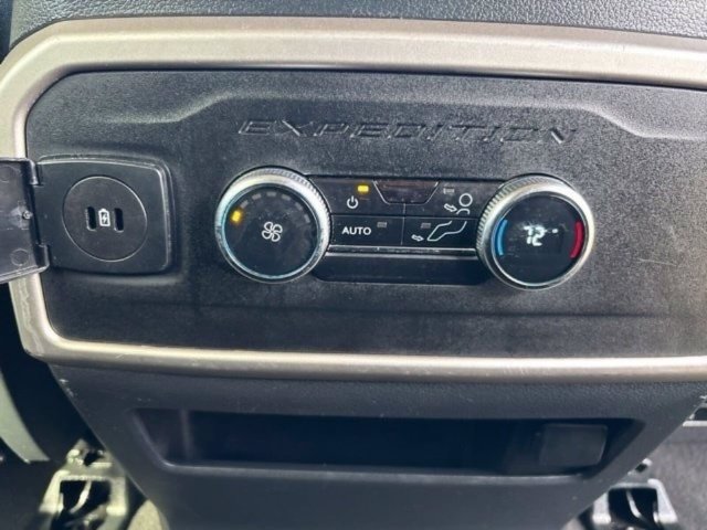 Used 2024 Ford Expedition XLT AWD/4WD image 35