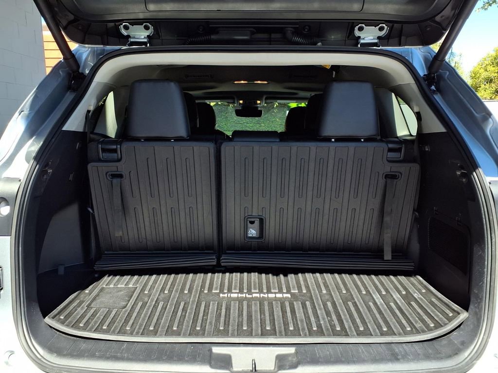 Certified 2025 Toyota Highlander XLE AWD/4WD image 21