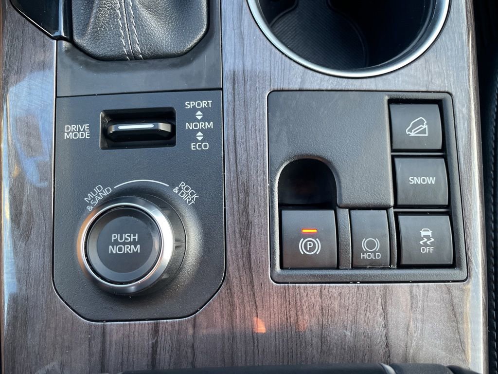 Used 2023 Toyota Highlander Limited image 25