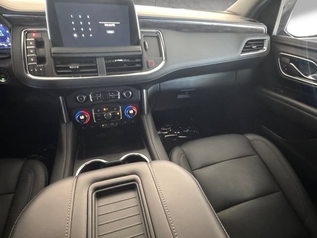 Used 2023 Chevrolet Tahoe Z71 w/ Luxury Package AWD/4WD image 3