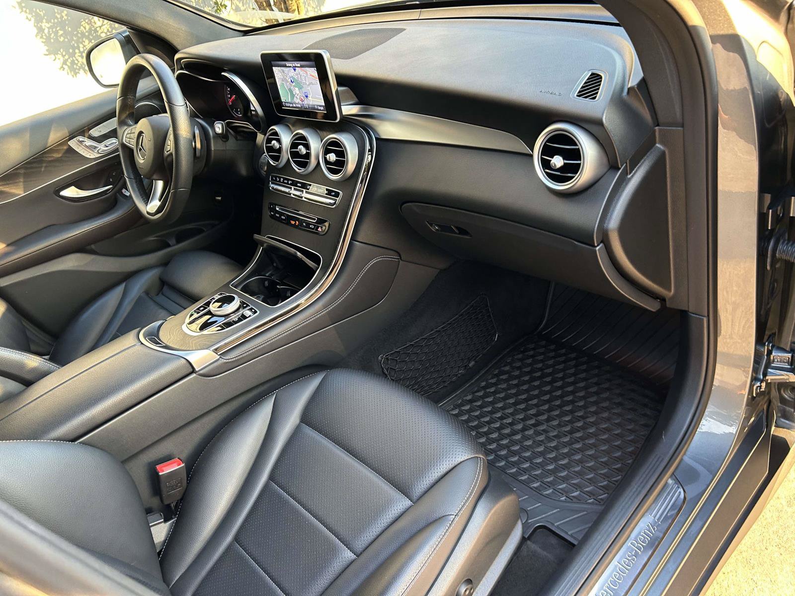 Used 2018 Mercedes-Benz GLC 300 4MATIC image 50