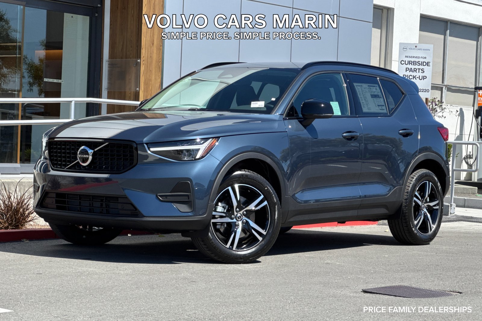 New 2026 Volvo XC40 B5 Core w/ Climate Package AWD/4WD image 1