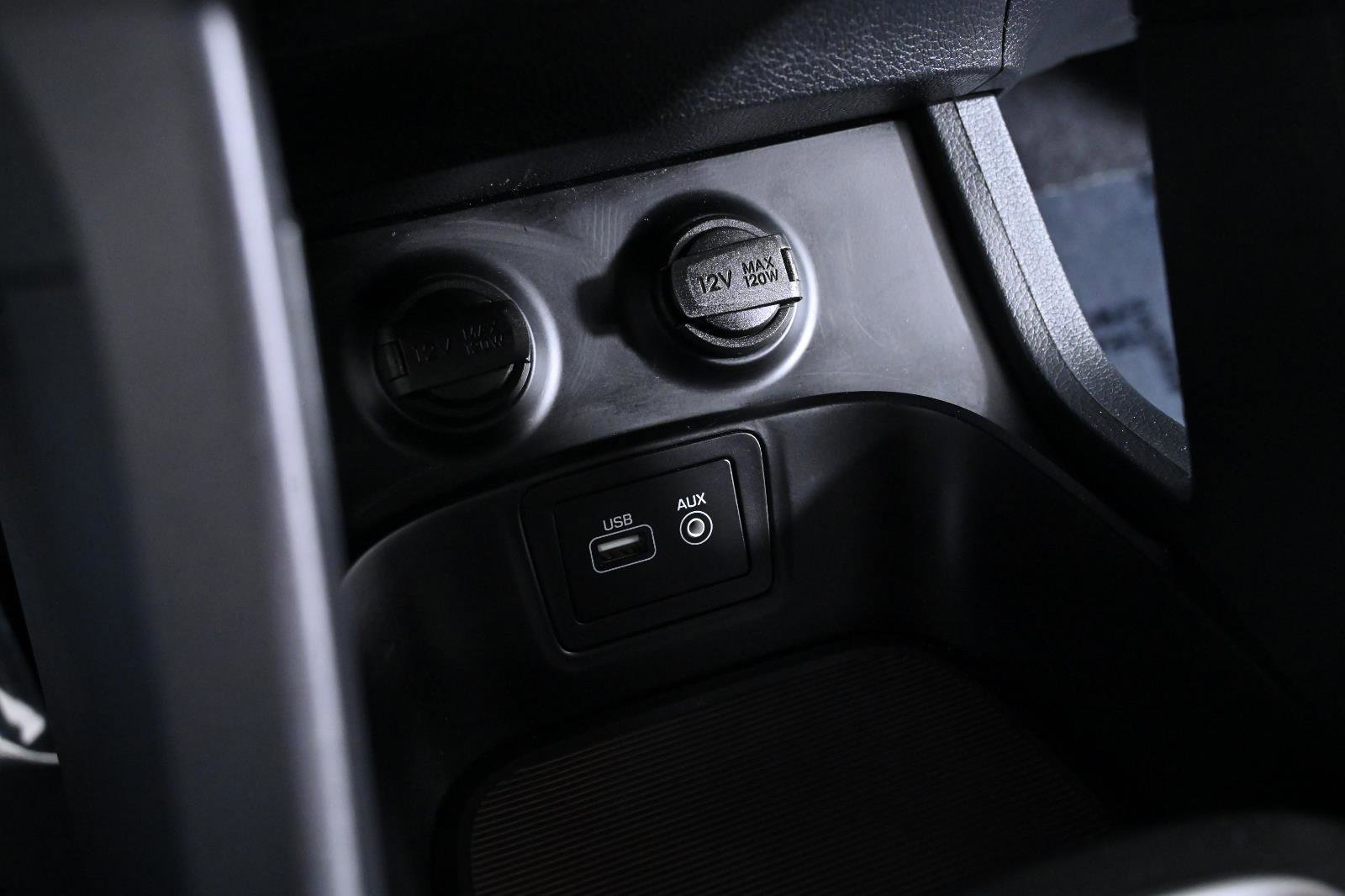 Used 2017 Hyundai Santa Fe Sport w/ 2.4L Tech Package 04 image 19