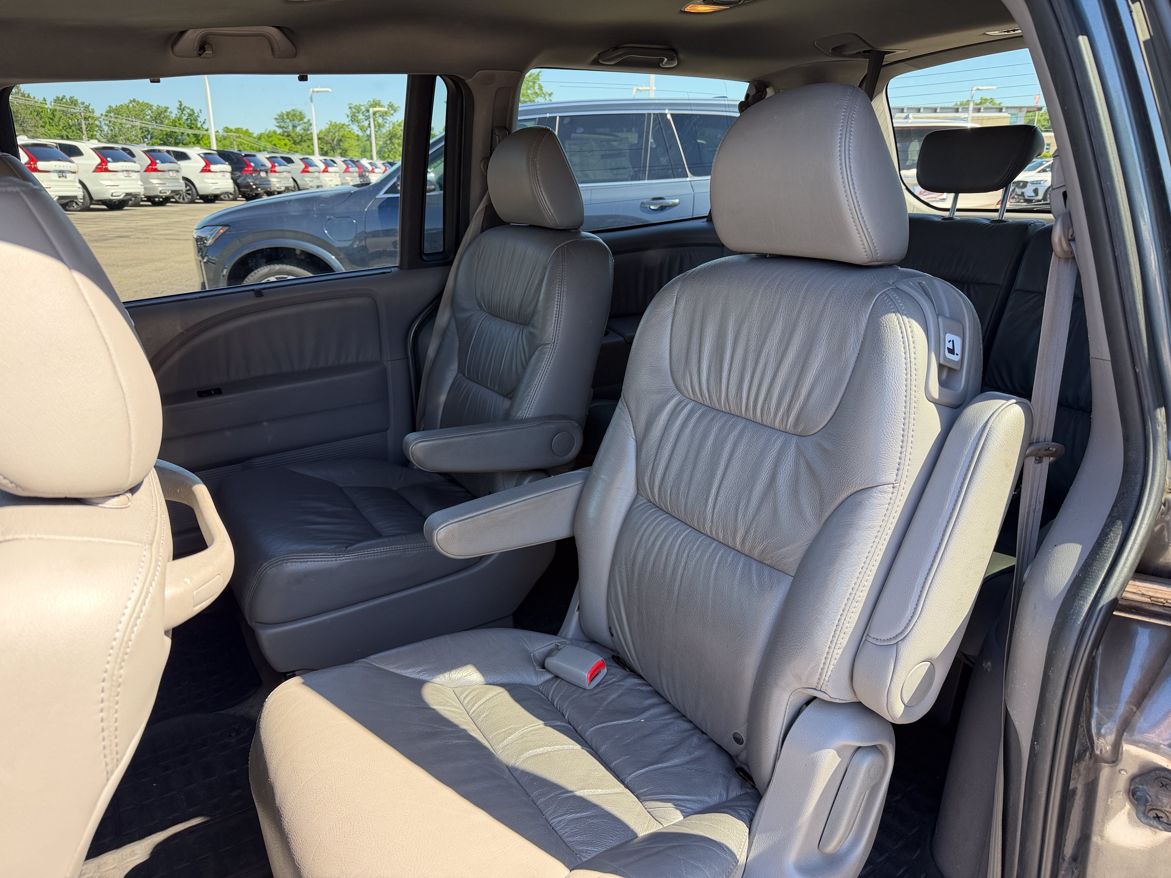 Used 2010 Honda Odyssey EX-L image 10