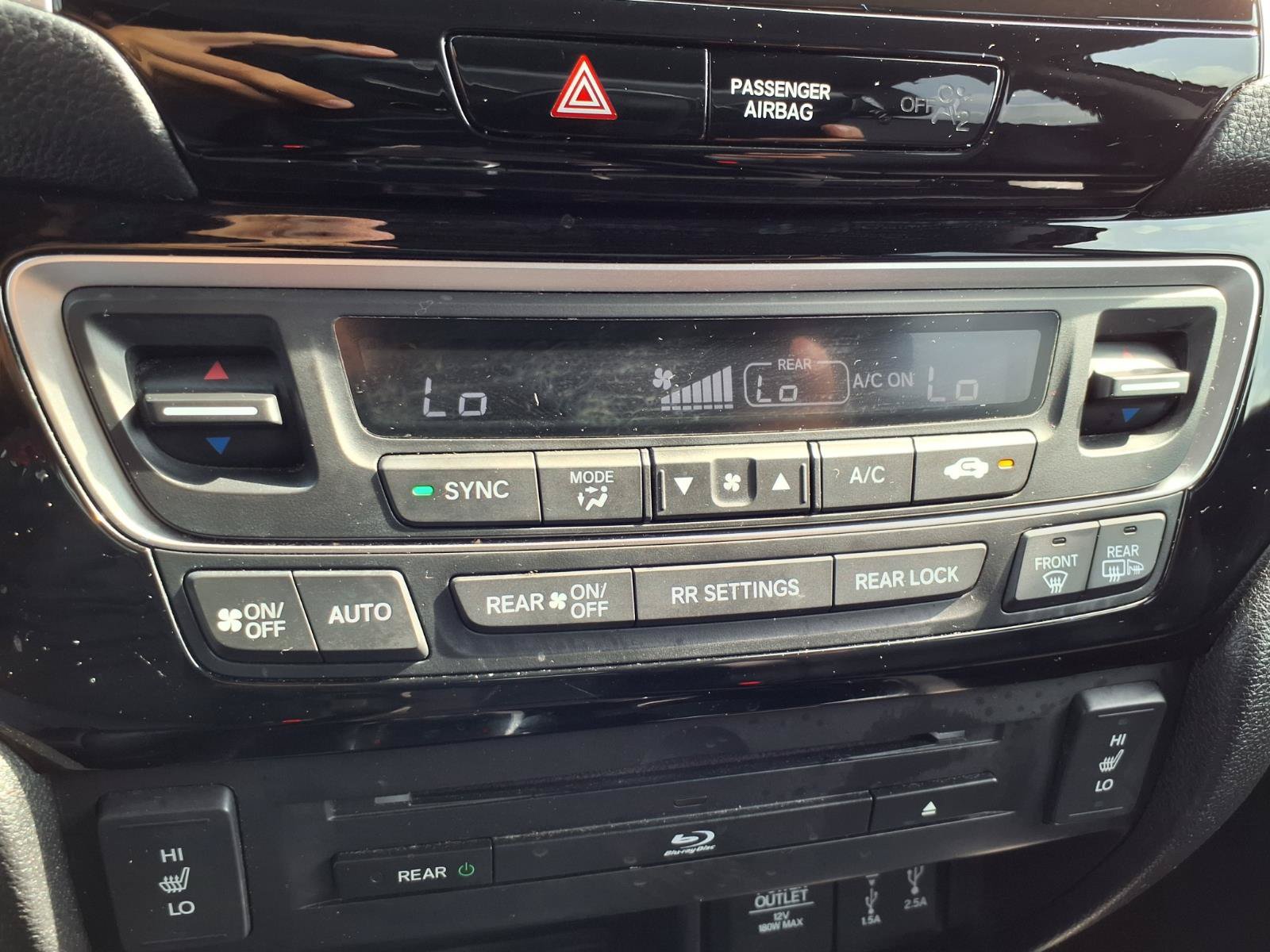 Certified 2017 Honda Pilot Touring image 8