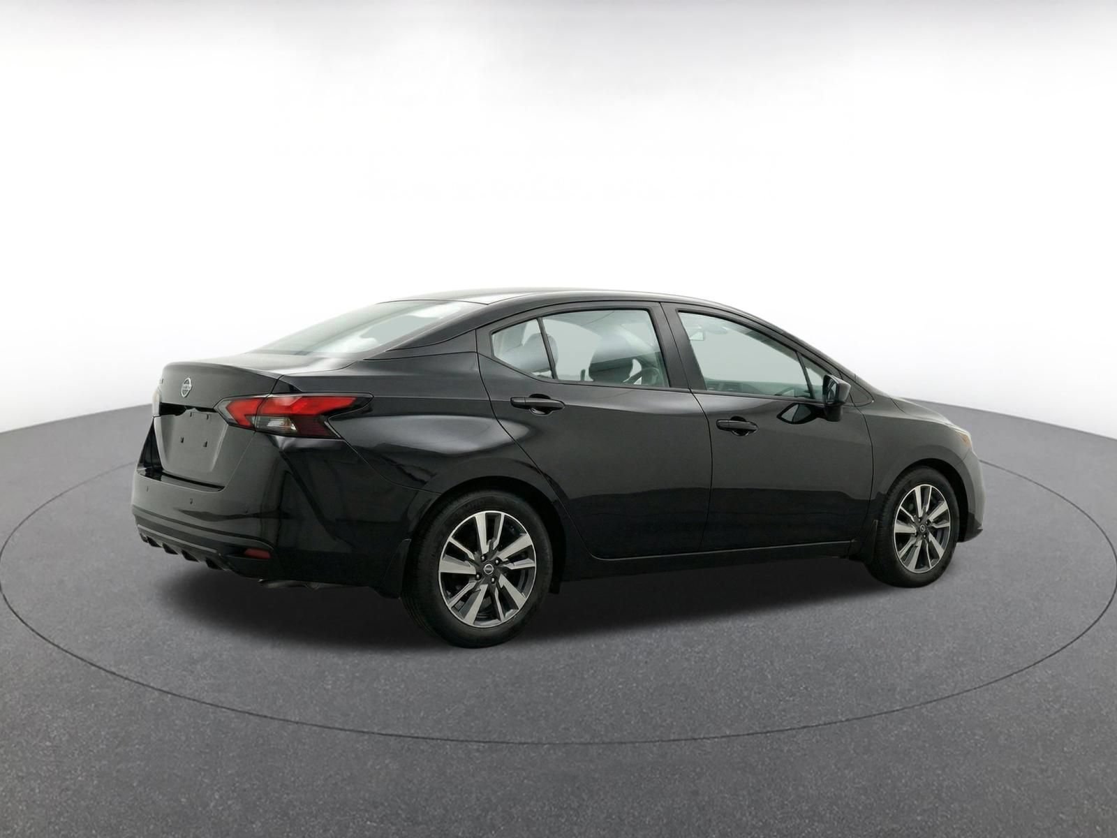 Used 2025 Nissan Versa SV FWD image 8