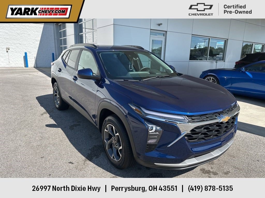Certified 2024 Chevrolet Trax LT w/ Driver Confidence Package image 1