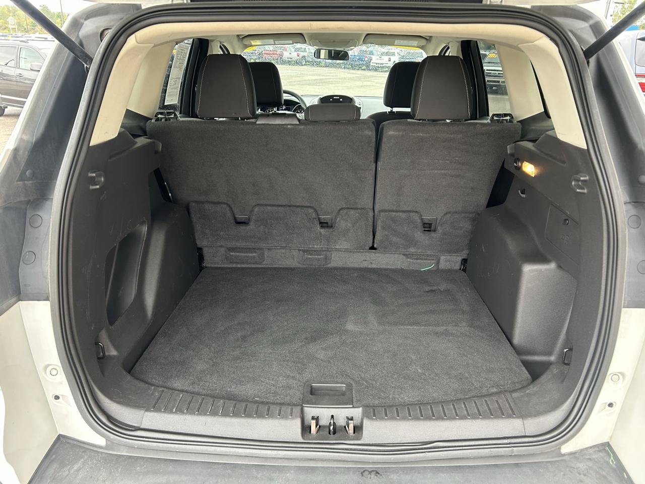 Used 2017 Ford Escape SE FWD image 17