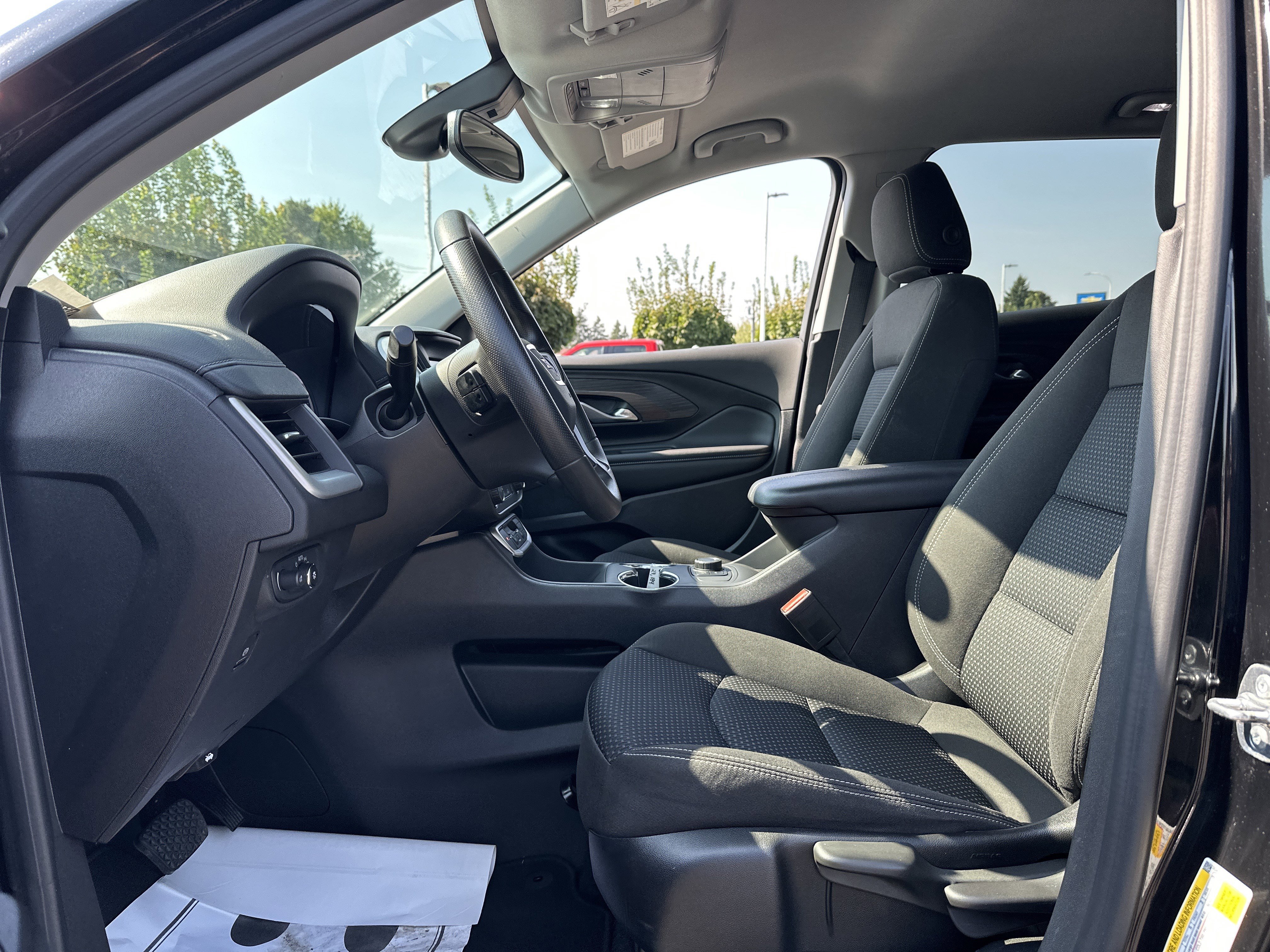 Used 2024 GMC Terrain SLE image 10