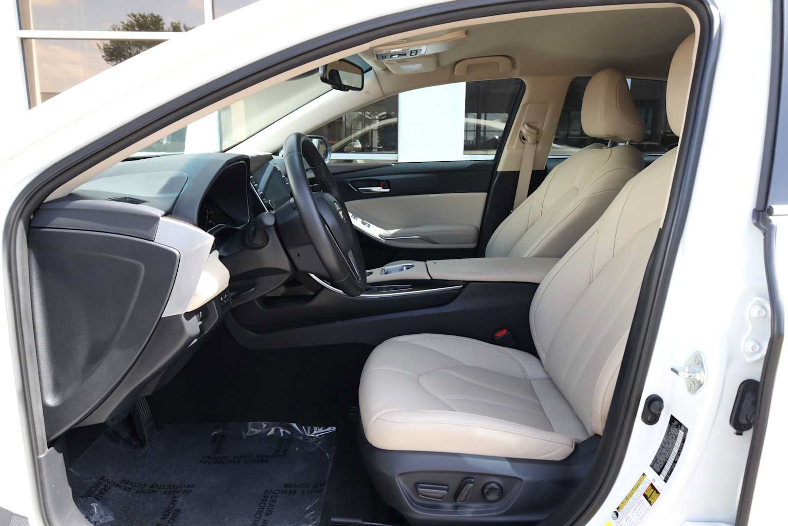 Used 2021 Toyota Avalon XLE FWD image 3