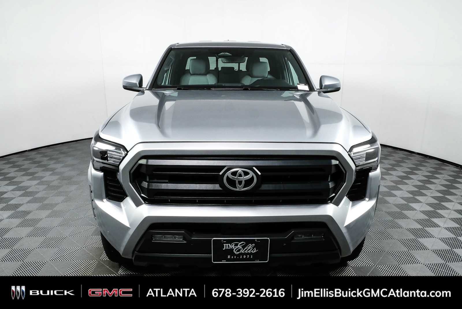 Used 2024 Toyota Tacoma SR5 AWD/4WD image 25