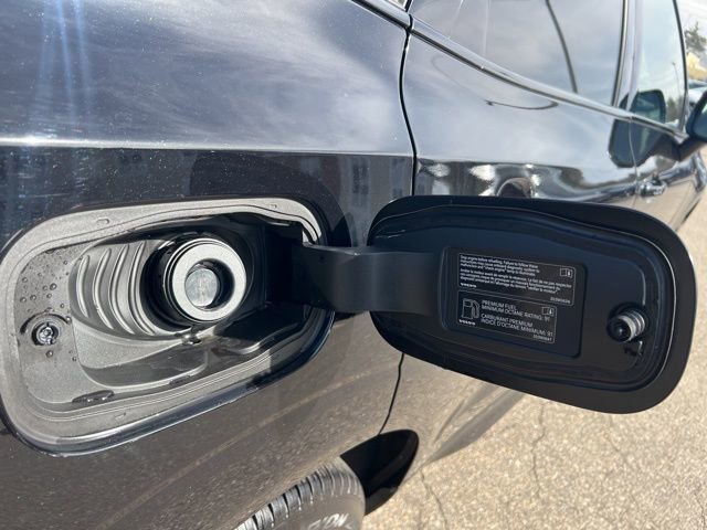 Certified 2025 Volvo XC60 B5 Plus image 26