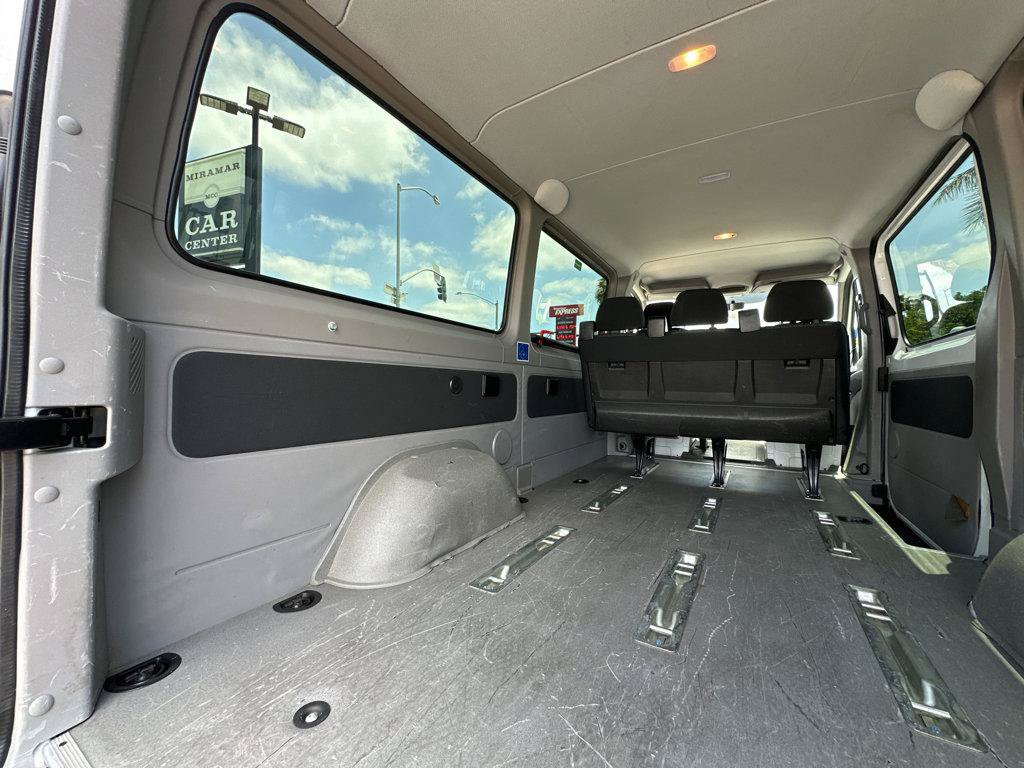 Used 2015 Mercedes-Benz Sprinter 2500 image 32