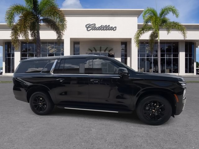 Certified 2025 Chevrolet Suburban LT w/ Comfort Package RWD image 17