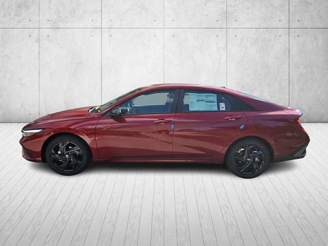 Used 2026 Hyundai Elantra Sport FWD image 2