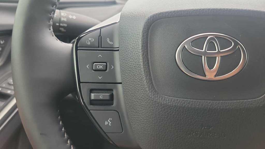 Used 2026 Toyota C-HR AWD/4WD image 19