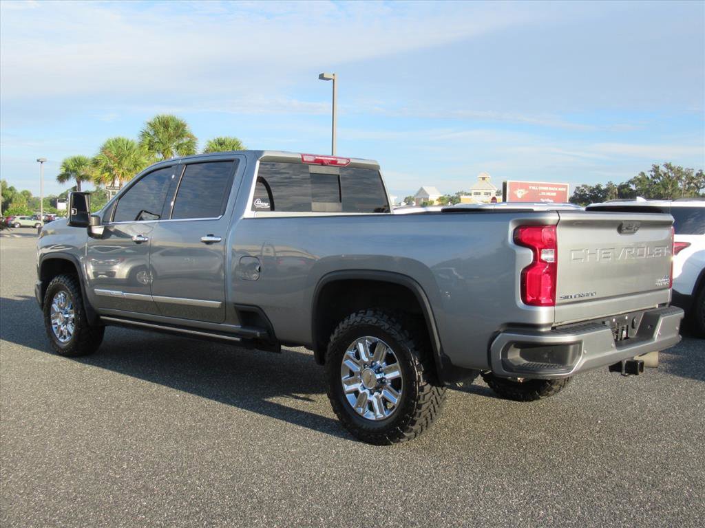 Used 2024 Chevrolet Silverado 2500 High Country w/ Technology Package image 4