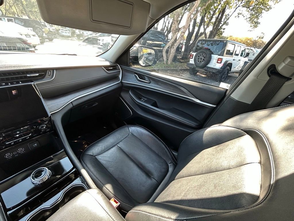 Used 2021 Jeep Grand Cherokee L Limited image 11