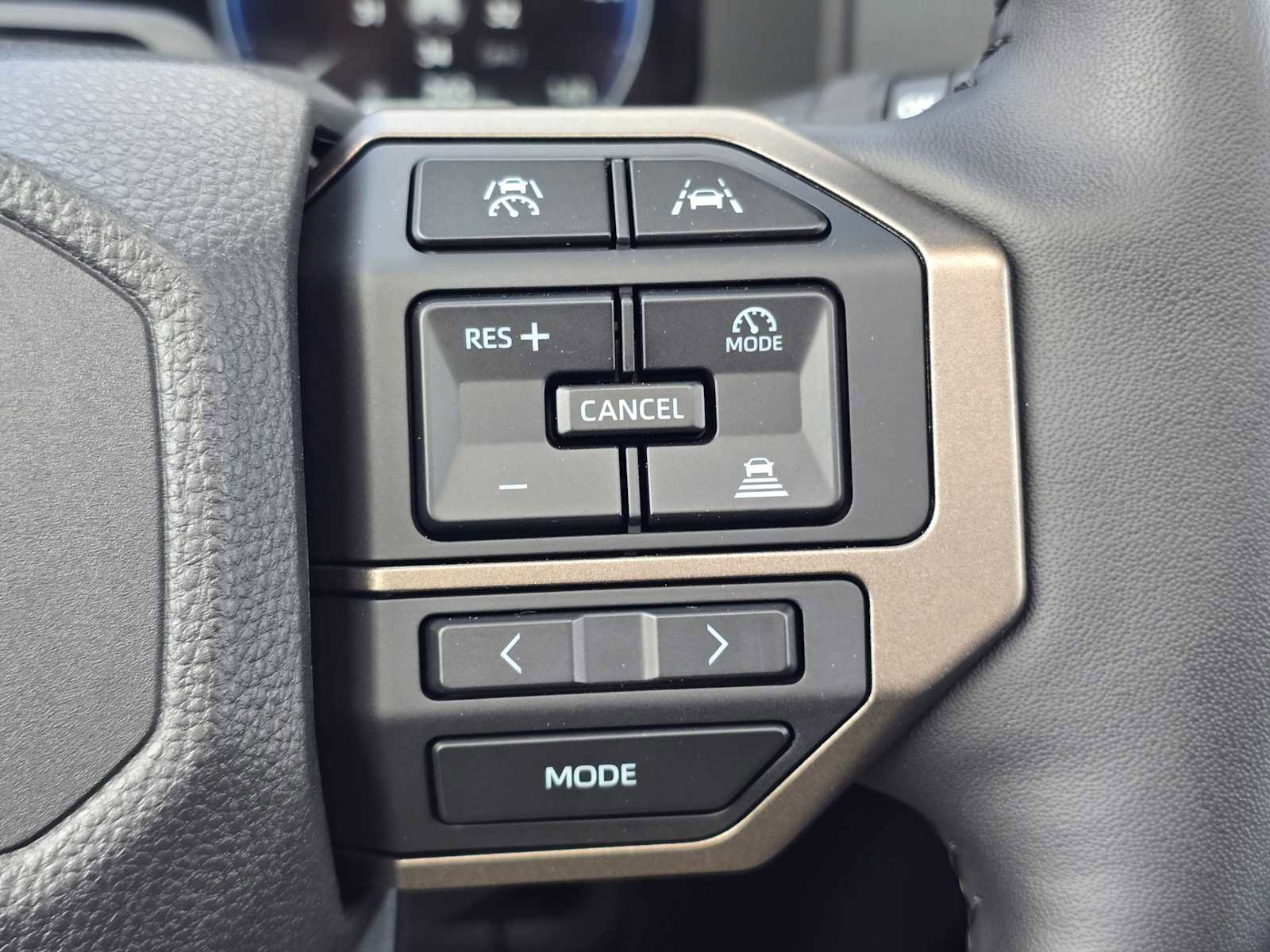 Used 2025 Toyota Land Cruiser image 34