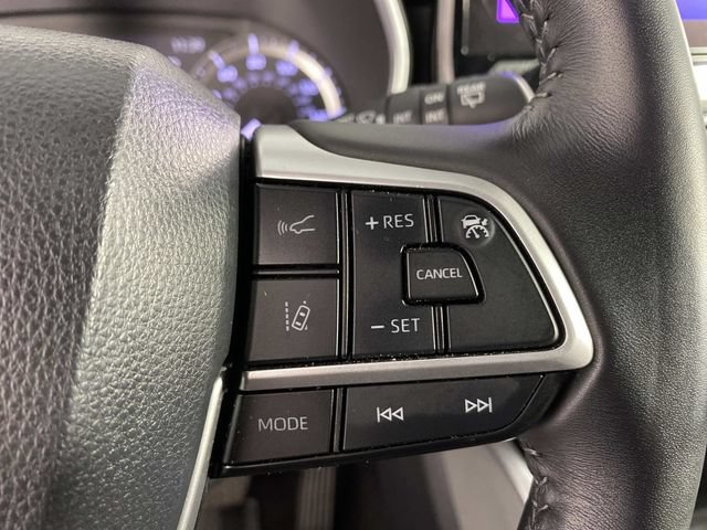 Used 2024 Toyota Highlander XLE AWD/4WD image 20