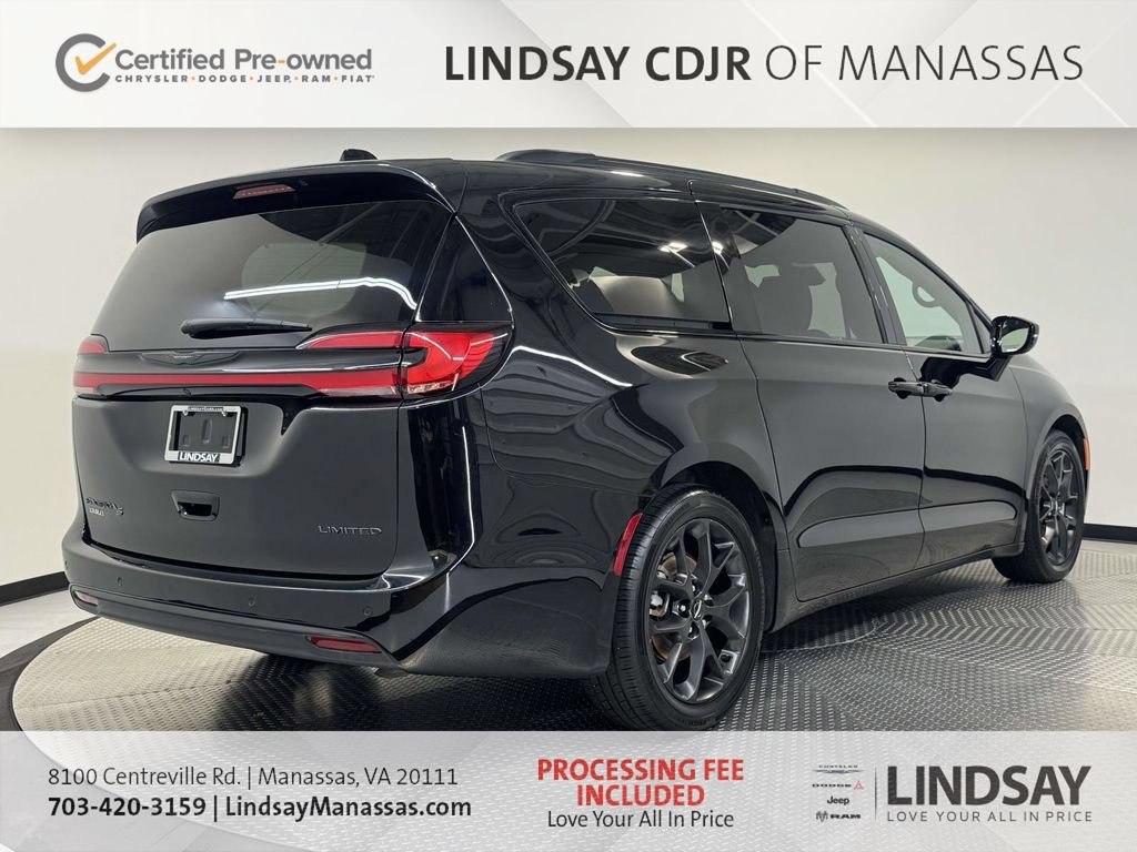 Certified 2025 Chrysler Pacifica Limited FWD image 9