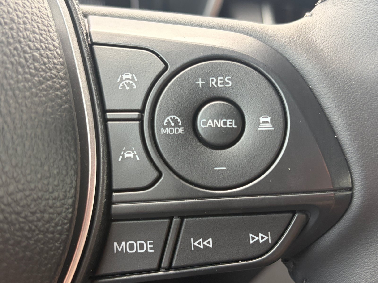 Used 2026 Toyota Corolla Cross XLE w/ Convenience Package AWD/4WD image 18