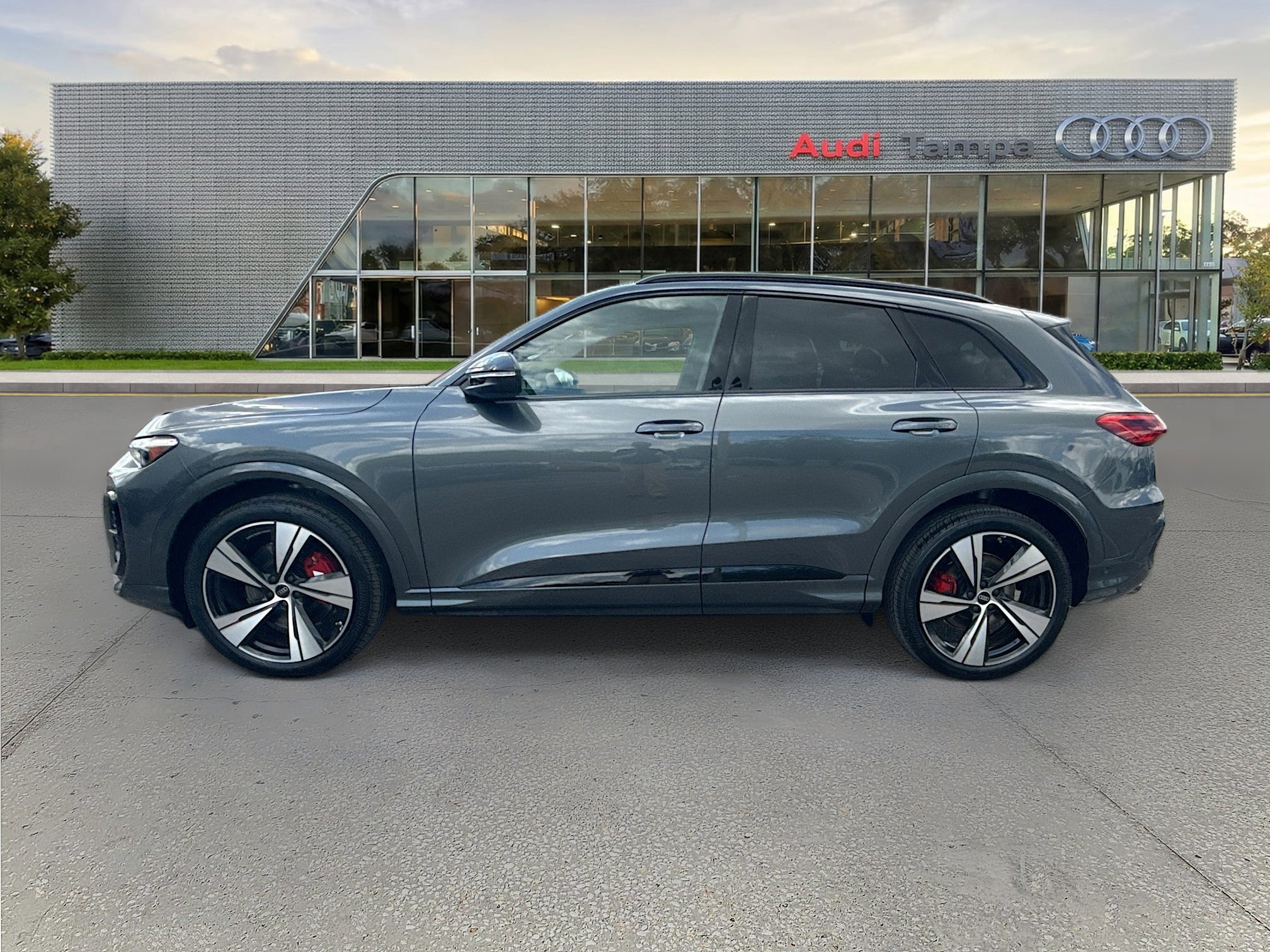 New 2025 Audi SQ5 Premium Plus image 6