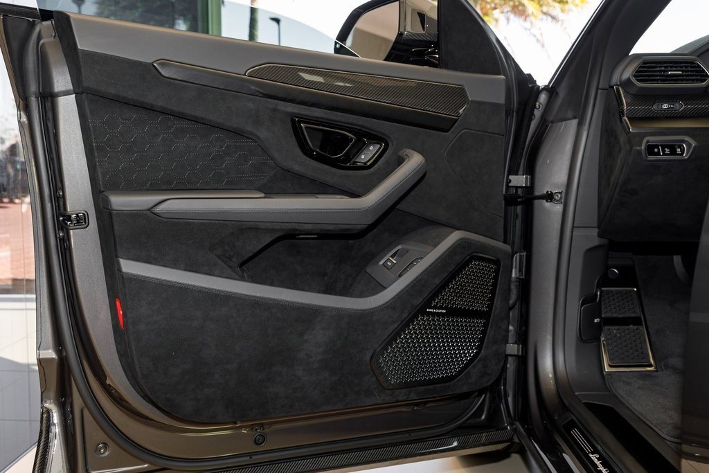 Used 2024 Lamborghini Urus Performante image 25