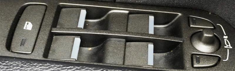 Used 2017 Land Rover Range Rover Evoque SE image 33