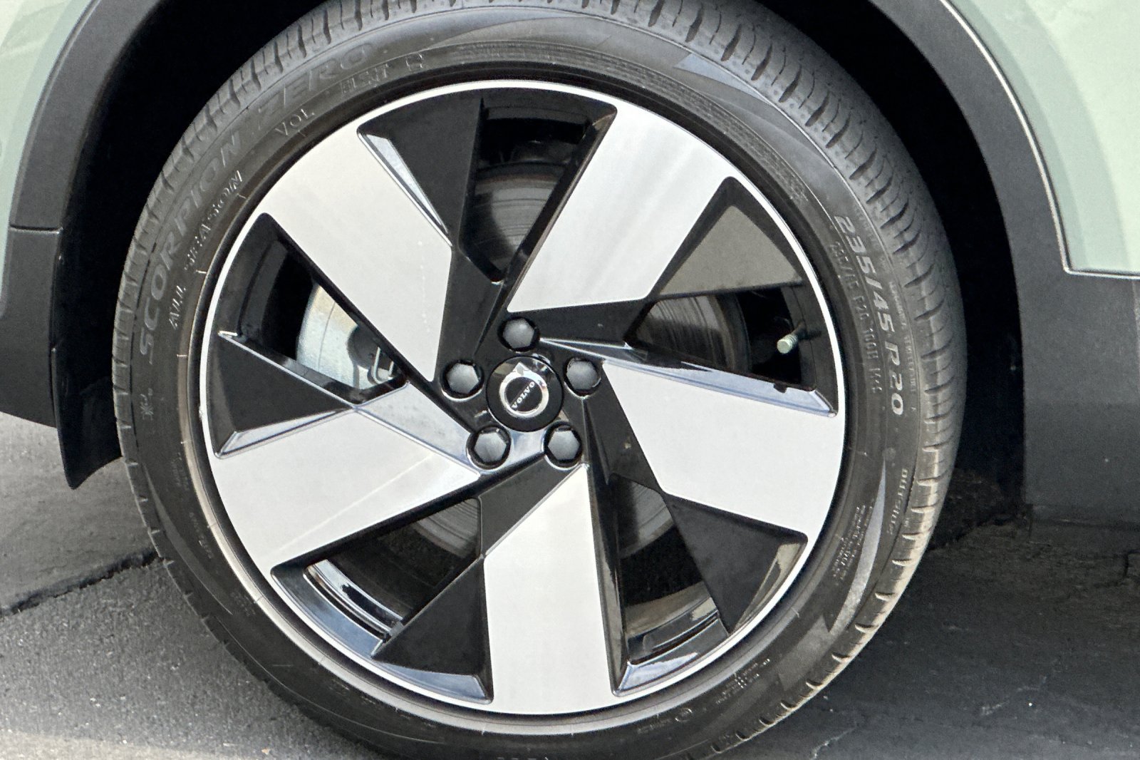 Used 2024 Volvo XC40 Recharge Ultimate w/ Protection Package Premier AWD/4WD image 33