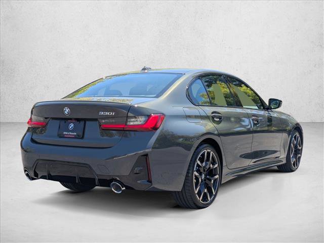 Used 2025 BMW 330i Sedan w/ M Sport Package RWD image 2