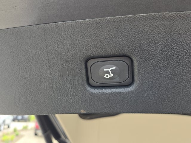 Used 2023 Lincoln Nautilus Reserve AWD/4WD image 17