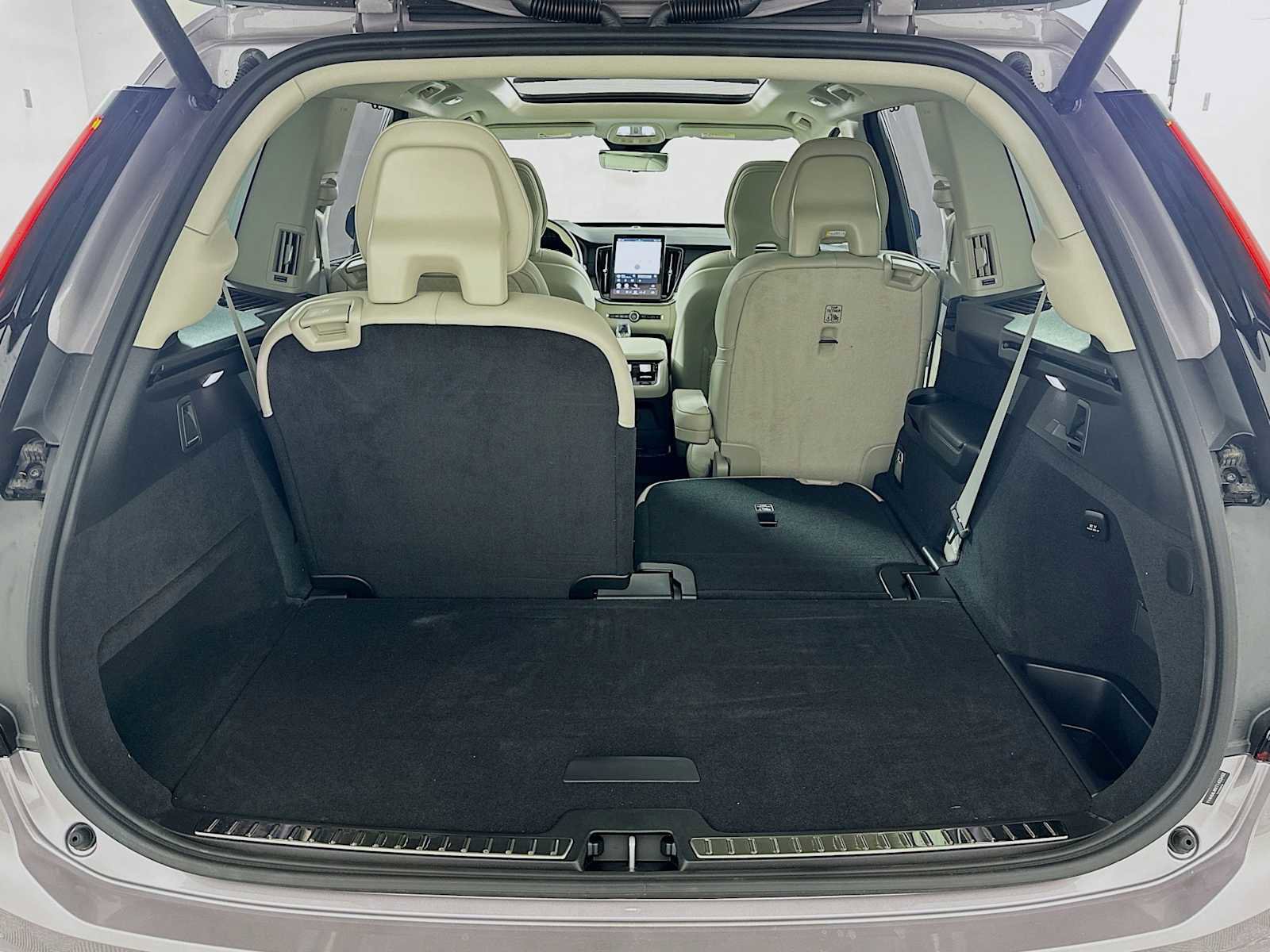 New 2026 Volvo XC90 T8 Ultra w/ Protection Package image 25
