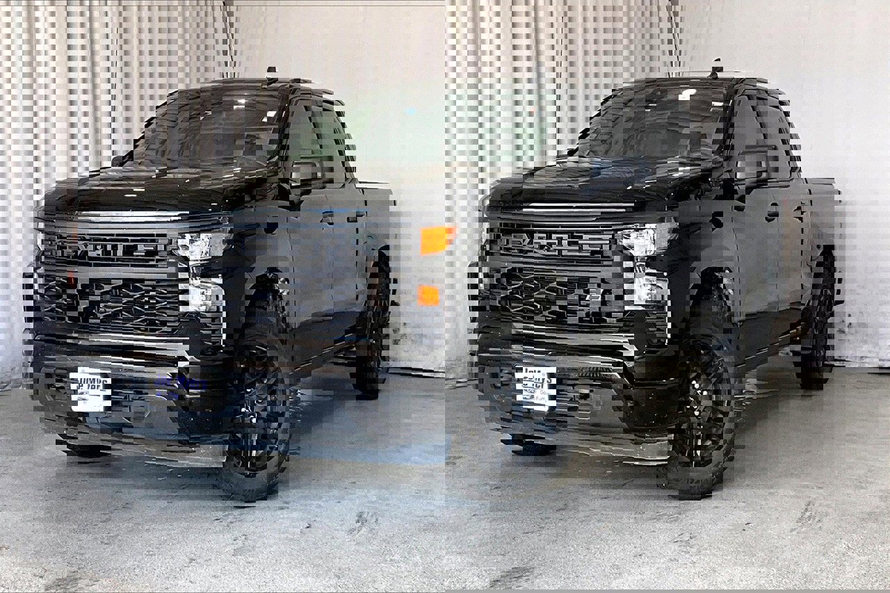 Used 2023 Chevrolet Silverado 1500 Custom w/ LPO, Dark Essentials Package image 2