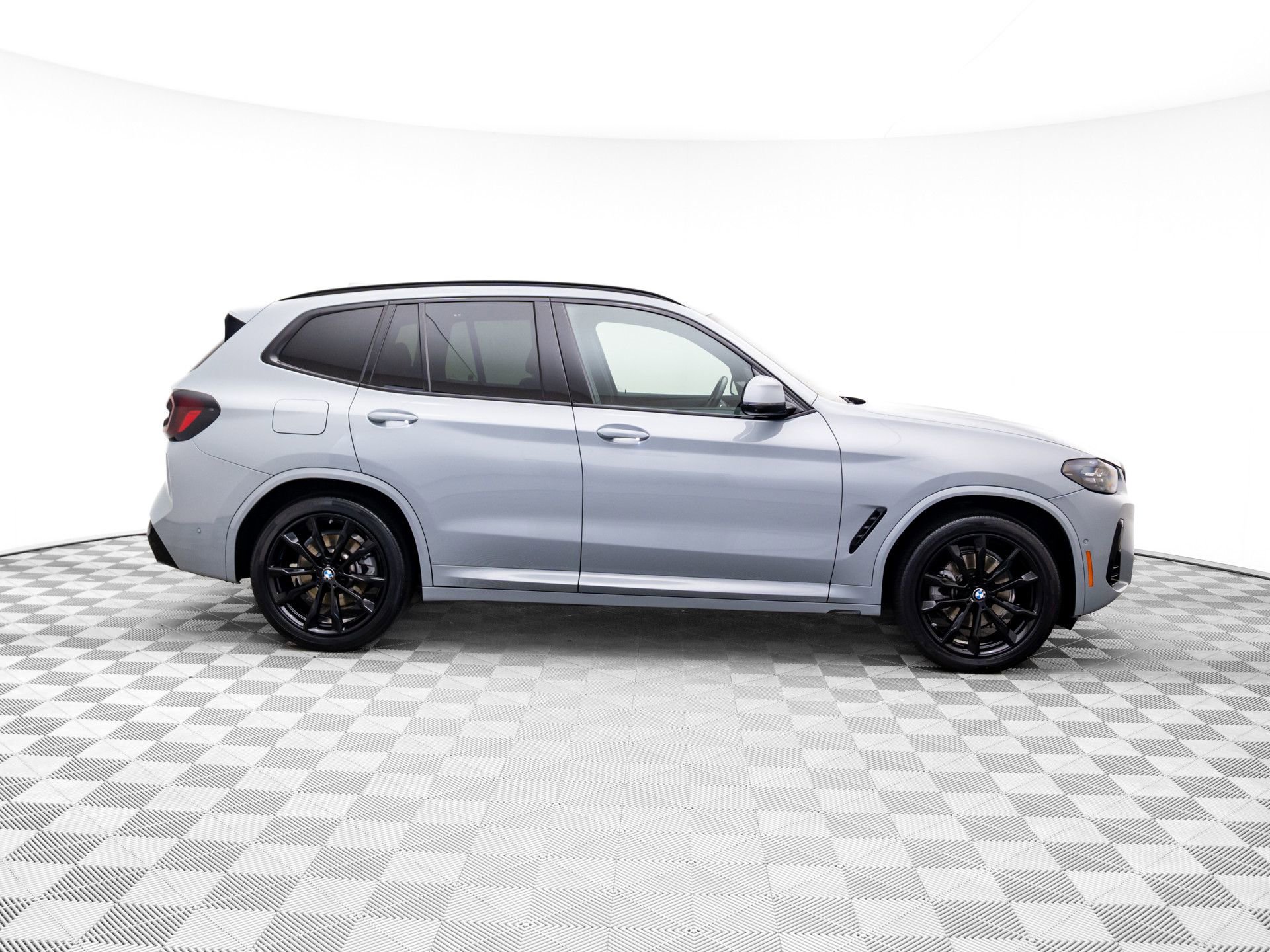Certified 2023 BMW X3 xDrive30i w/ M Sport Package image 6