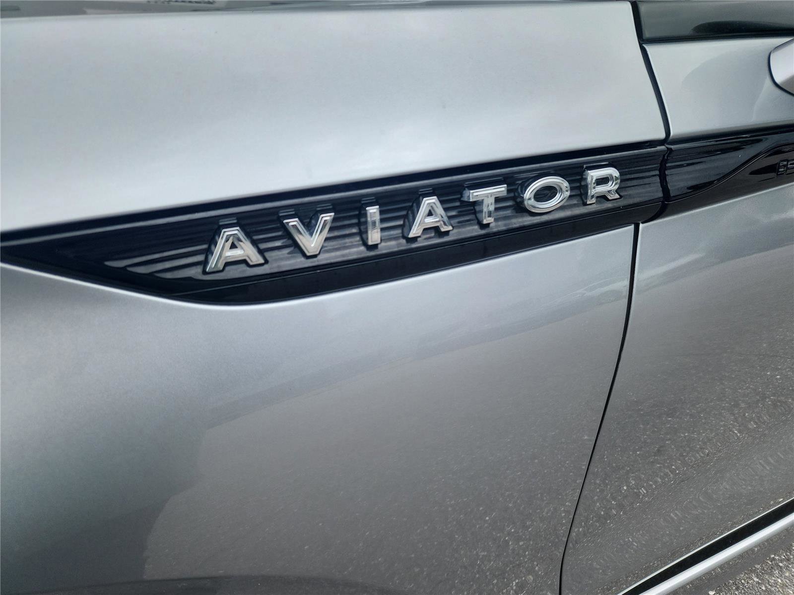 Used 2023 Lincoln Aviator Reserve w/ Equipment Group 201A AWD/4WD image 10