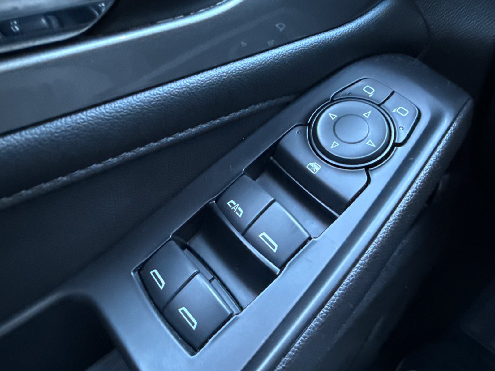 Used 2023 Chevrolet Traverse LT w/ Midnight/Sport Edition AWD/4WD image 39